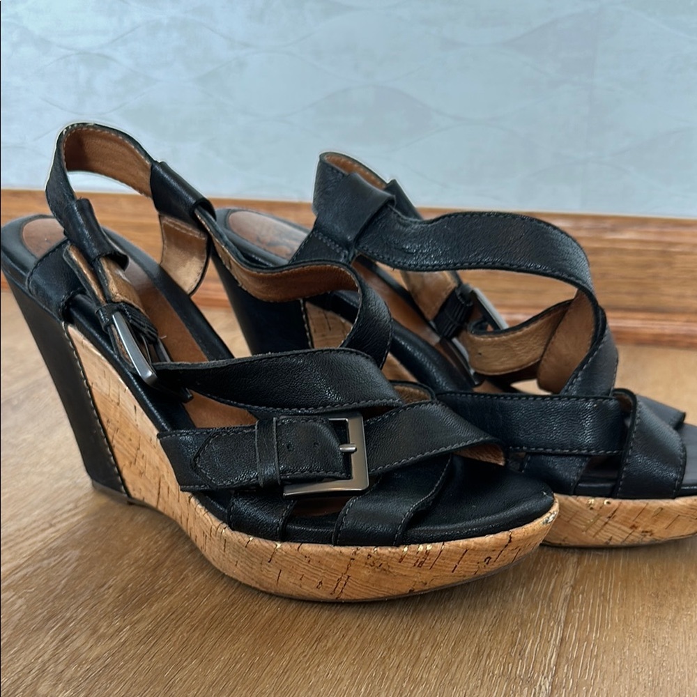 Sofft Leather Wedge Sandals in Black